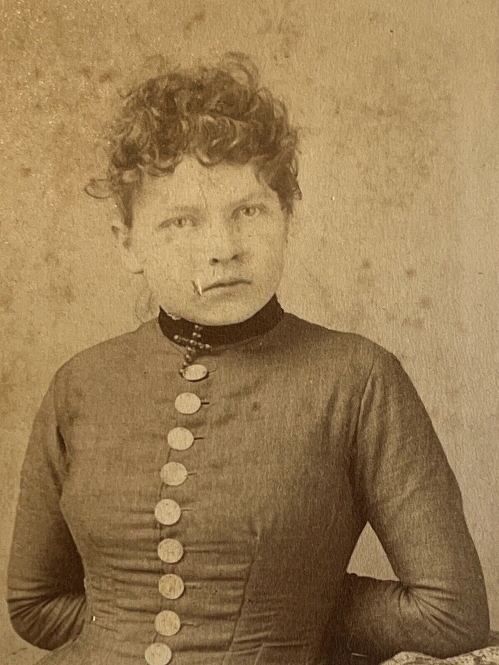 Antique CDV Carte de Visite Photography Sepia Lighty Bros Young Lady Buttons SEE